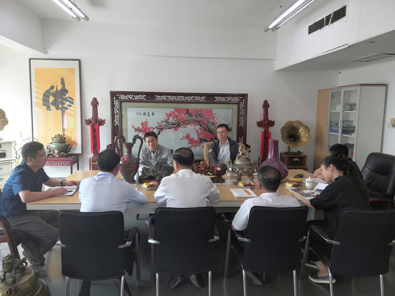 泉山区统战部长李建华一行来中欧官方端网站登录入口指导党建工作