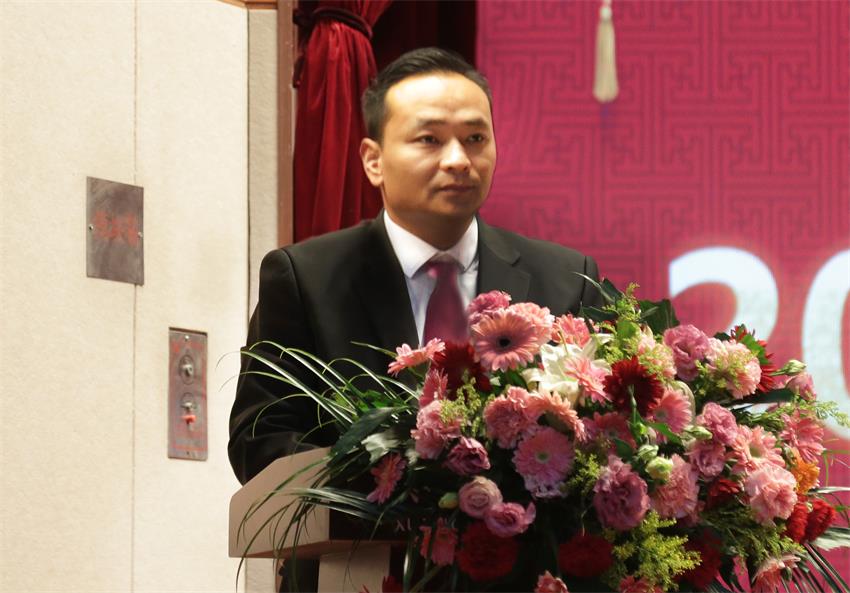 集团副总、纪委副书记张成彪同志作中欧官方端网站登录入口“关于2018年违纪违规及重大事故责任单位的通报及处理决定”